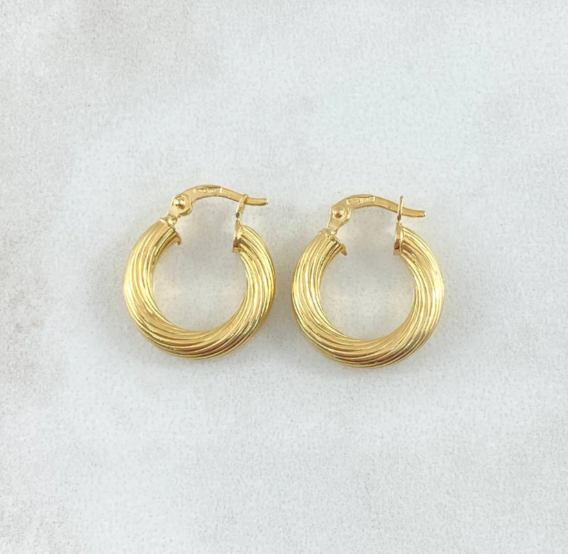 Lore Hoop Earrings – 18K Yellow Gold – 1.5g